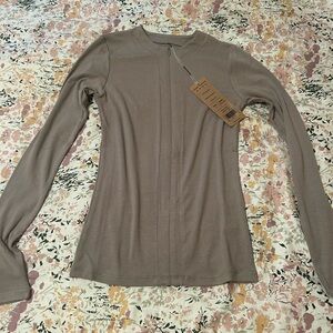 NWT ACTA Level Up Zip Long Sleeve Taupe Top